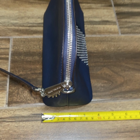 🎀Michael Kors Navy Blue Crossbody Bag! - Picture 8 of 9